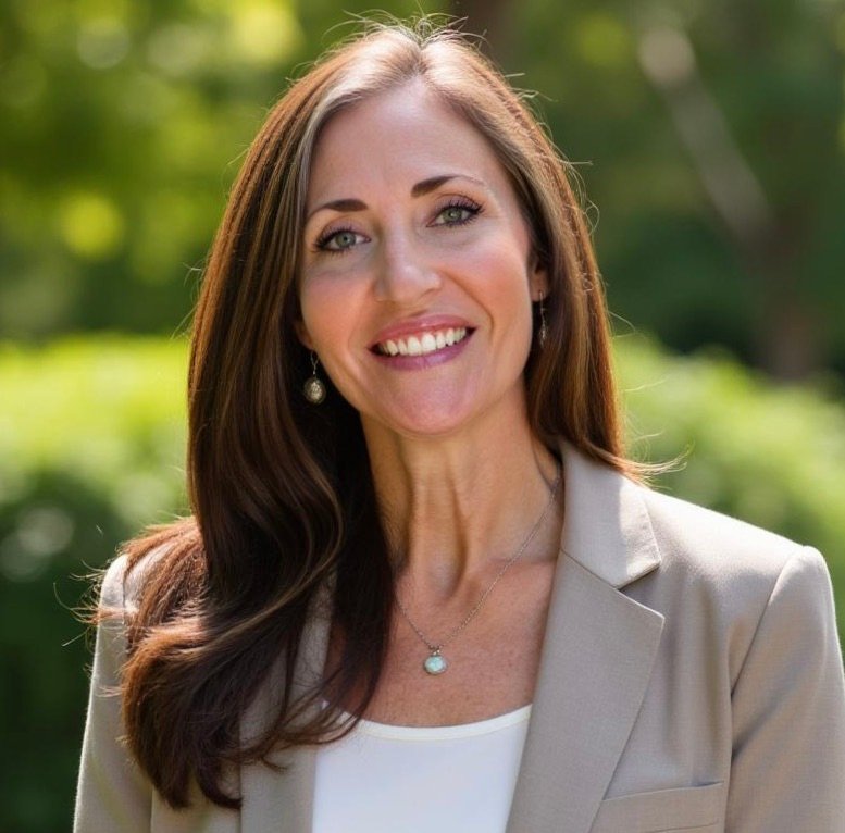 kelly holbert, lady smiling