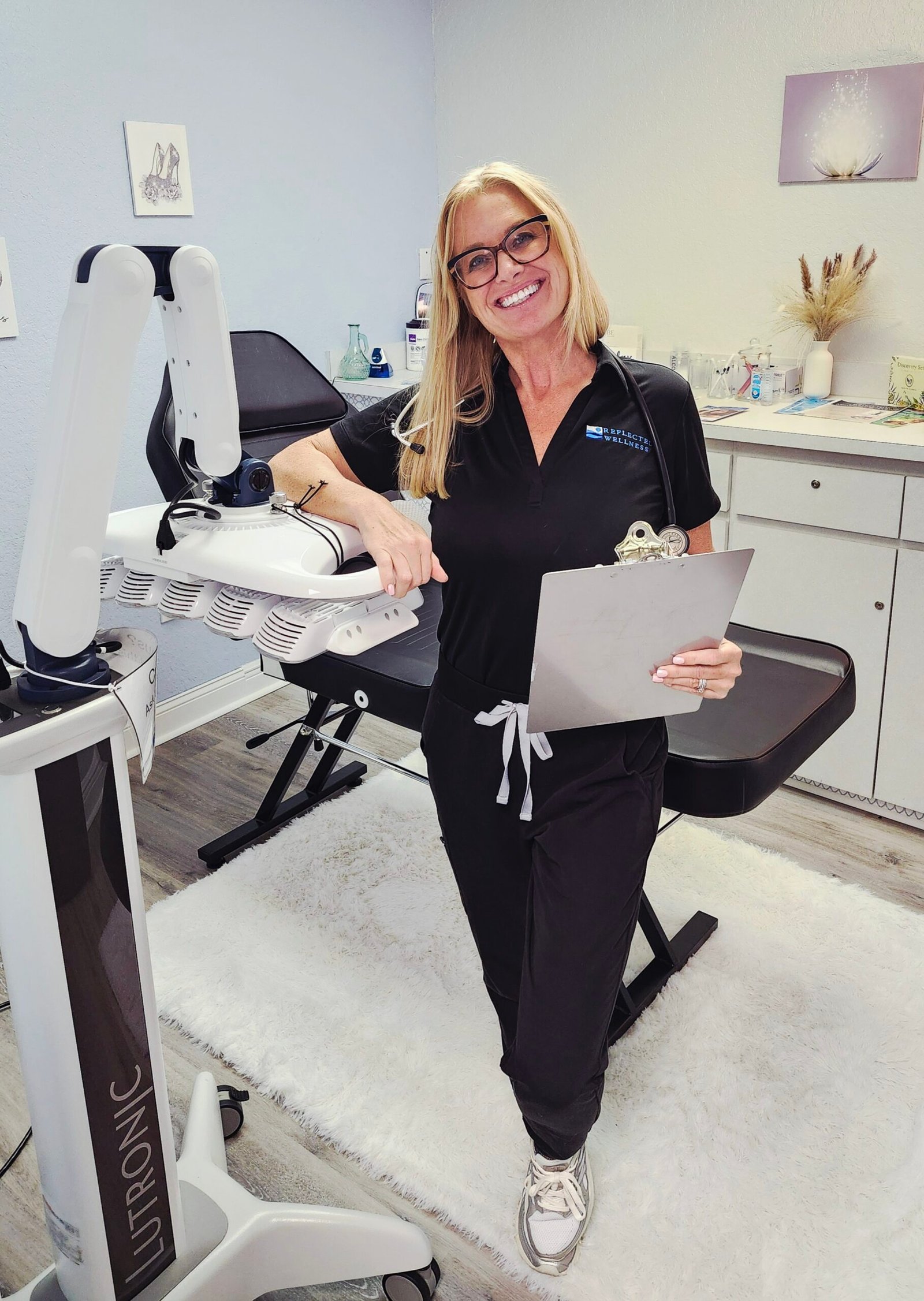 jennifer with red light therapy